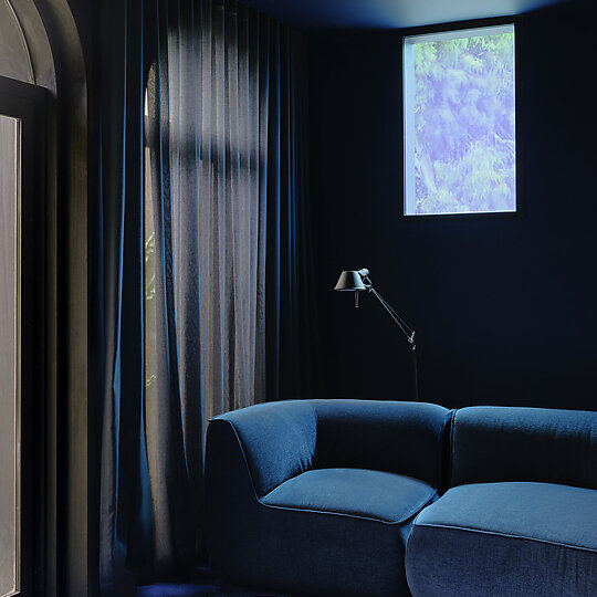 Interior photograph of Yarraville Peak by Tom Ross