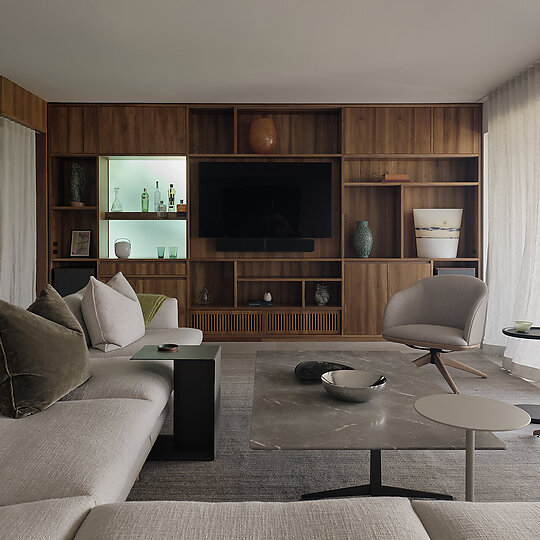 Interior photograph of Inner City Apartment by Dave Wheeler