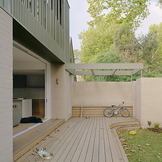 Interior photograph of Plane Tree House by Tom Ross