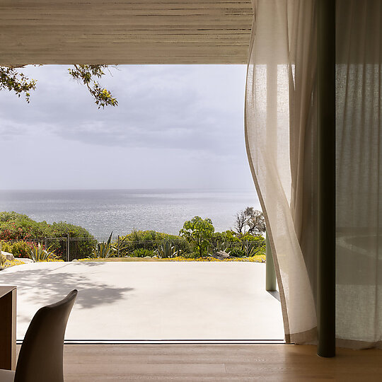 Interior photograph of Horizon House by Timothy Kaye