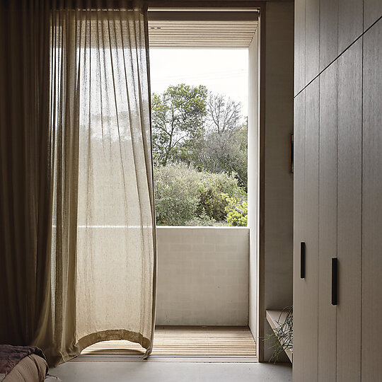 Interior photograph of Coastal House by Derek Swalwell