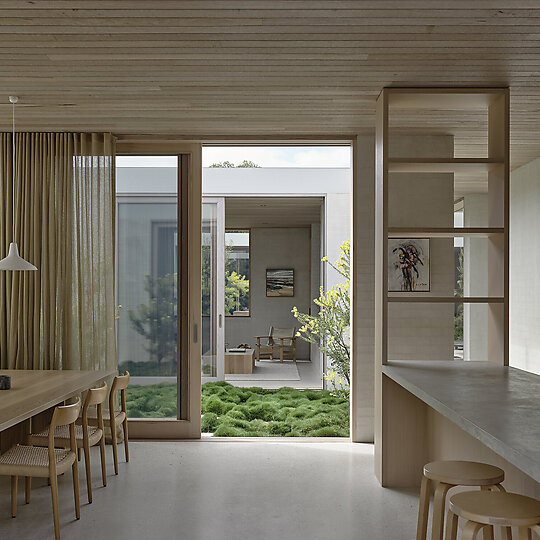 Interior photograph of Coastal House by Derek Swalwell