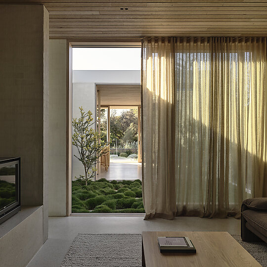 Interior photograph of Coastal House by Derek Swalwell