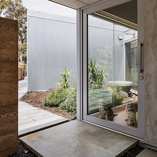 Interior photograph of Rapid Close House by Nicholas Putrasia