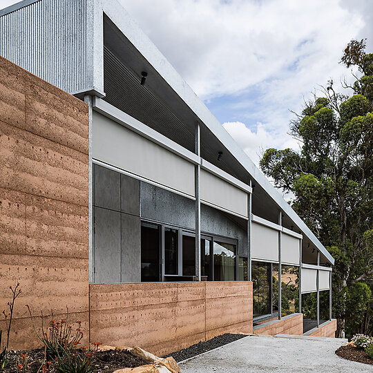 Interior photograph of Rapid Close House by Nicholas Putrasia