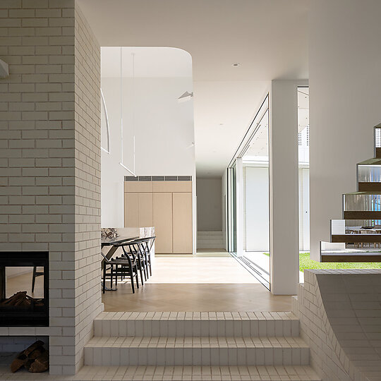 Interior photograph of Courtyard House by Simon Whitbread