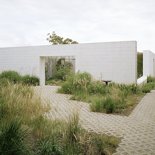 Interior photograph of Hedge and Arbour House by Rory Gardiner