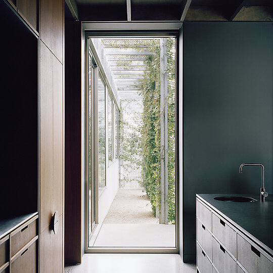 Interior photograph of Hedge and Arbour House by Rory Gardiner