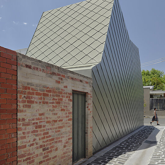 Interior photograph of Gable House by Sean Fennessy