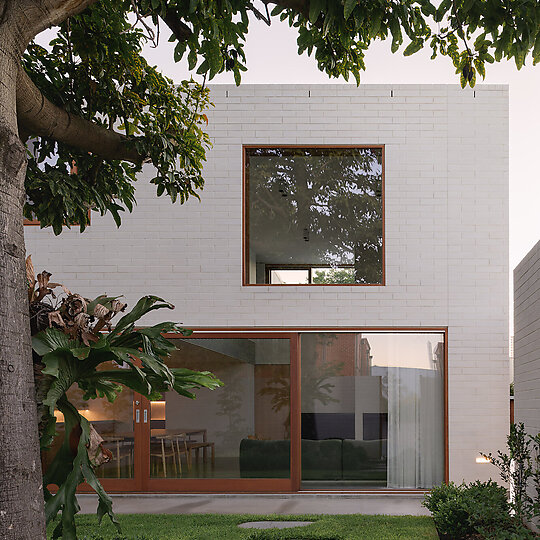 Interior photograph of Flame Tree House by Thurston Empson