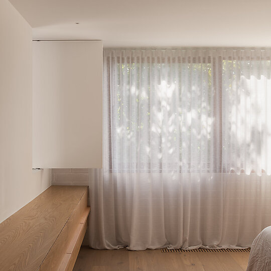 Interior photograph of Flame Tree House by Thurston Empson