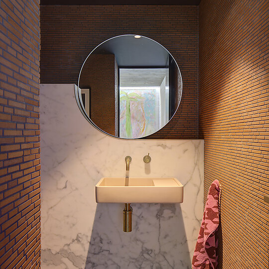 Interior photograph of Airlie Beach House by Brett Boardman